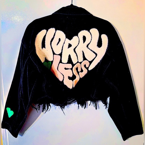 BLACK CROPPED FRAYED JEAN JACKET. - Picture 3 of 10